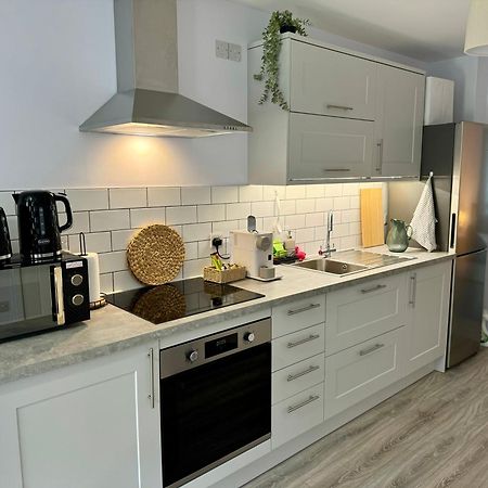 Brand New Flat 5 With Free Parking And Fast Wifi Appartement York Buitenkant foto