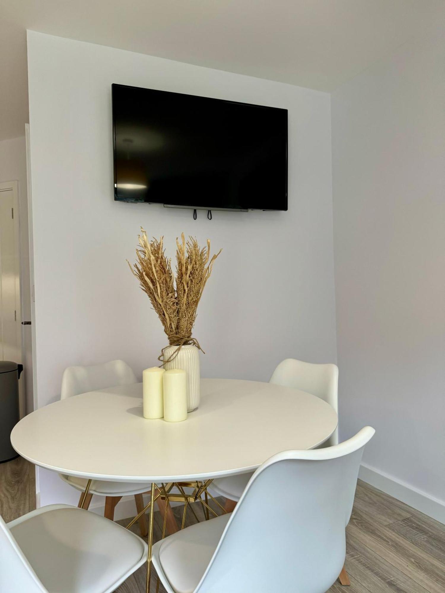Brand New Flat 5 With Free Parking And Fast Wifi Appartement York Buitenkant foto