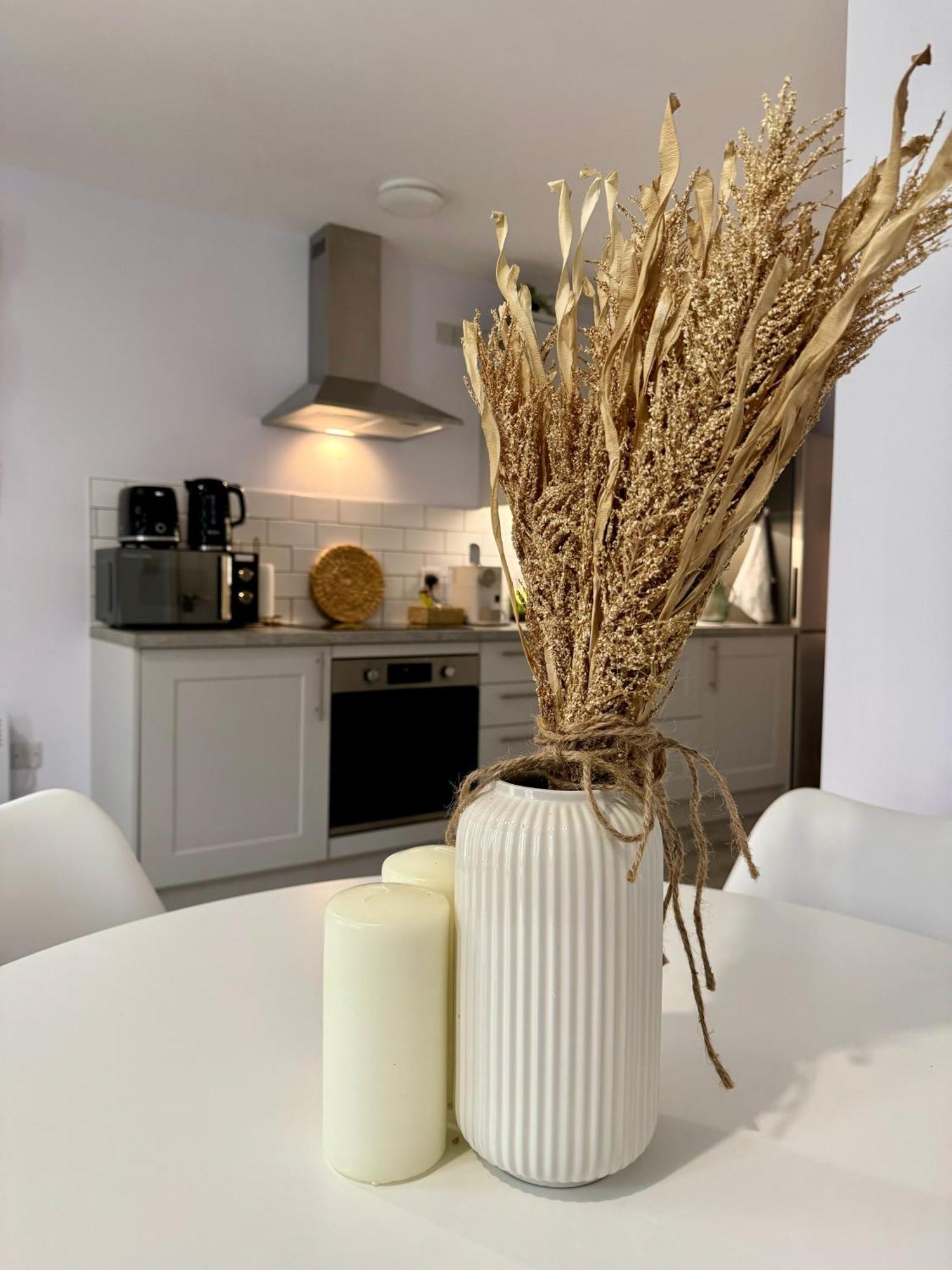 Brand New Flat 5 With Free Parking And Fast Wifi Appartement York Buitenkant foto